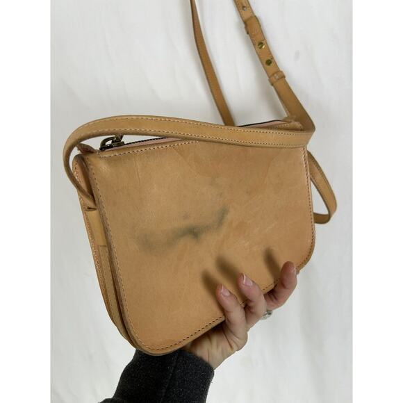 MADEWELL The Simple Crossbody Bag Camel Leather - Picture 4 of 11